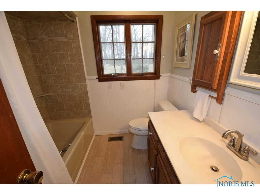 2741 Scott Road Swanton, OH 43558 - Photo 14 of 20 Full Bath.