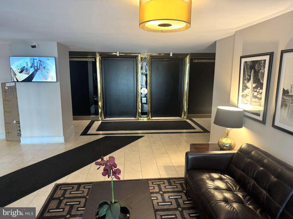 1245 13th Street Northwest, Unit 313 Washington, DC 20005 - Photo 26 of 33 Elegant Main Entry Foyer - Logan Park 2 Elevators
