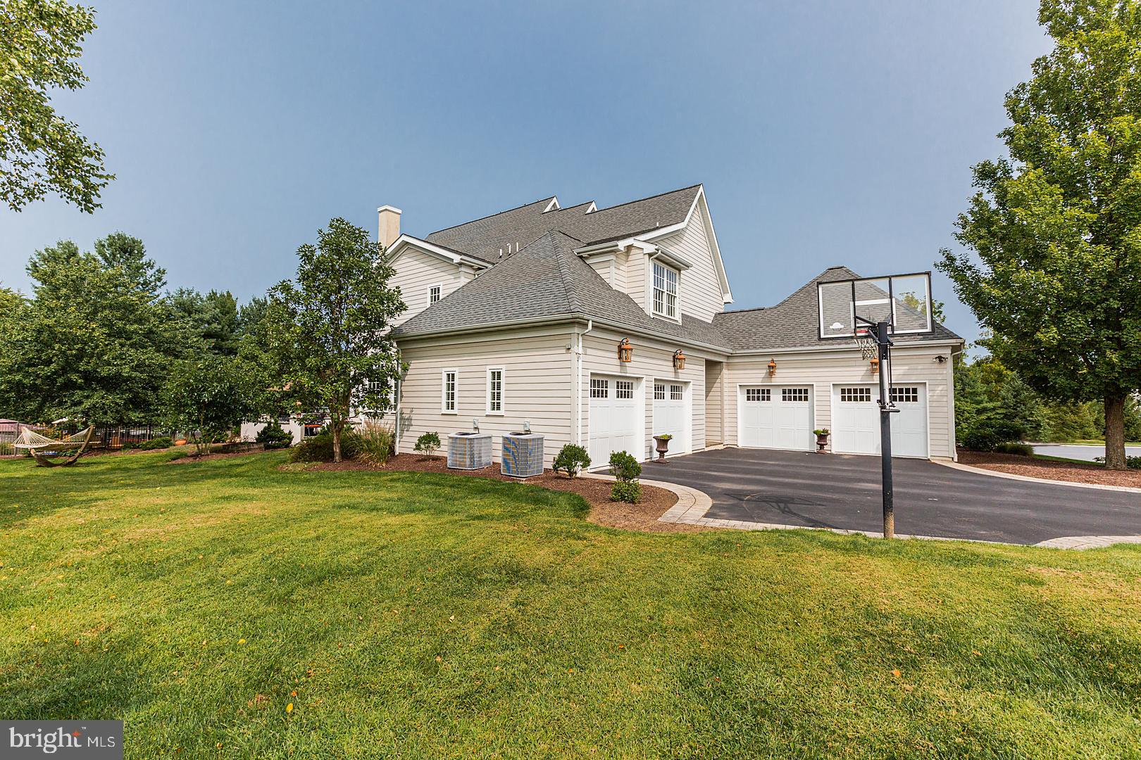 356 Millpond Drive Lititz, PA 17543 - Photo 5 of 114