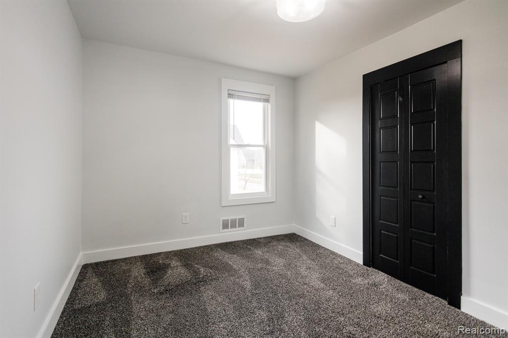 300 Westminster Street Detroit, MI 48202 - Photo 17 of 35