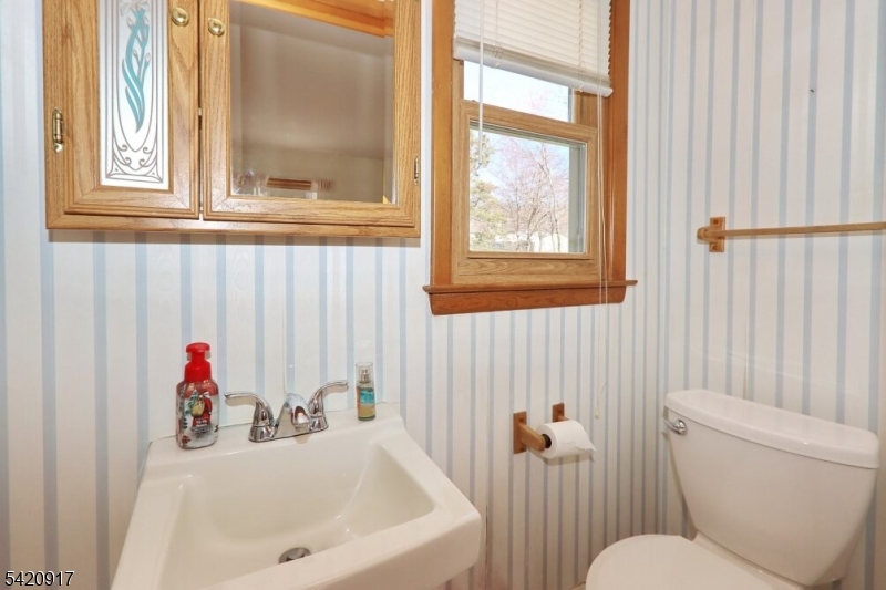 130 Warrenville Road Green Brook, NJ 08812 - Photo 11 of 37