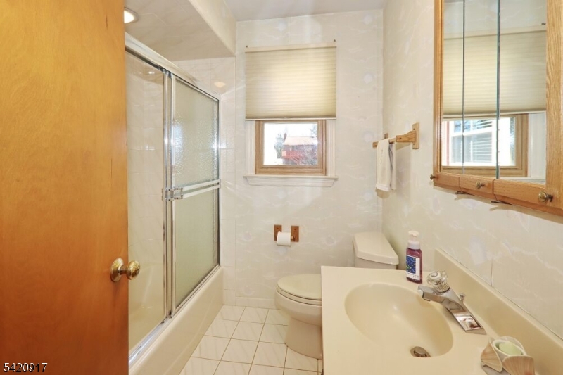 130 Warrenville Road Green Brook, NJ 08812 - Photo 14 of 37