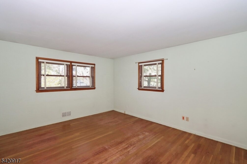 130 Warrenville Road Green Brook, NJ 08812 - Photo 15 of 37