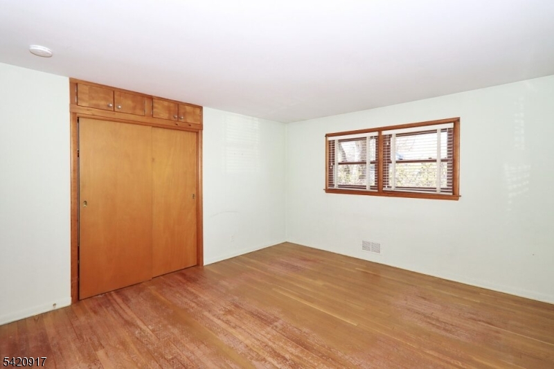 130 Warrenville Road Green Brook, NJ 08812 - Photo 16 of 37