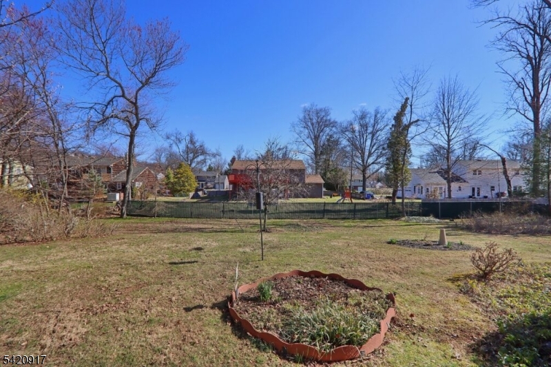 130 Warrenville Road Green Brook, NJ 08812 - Photo 22 of 37