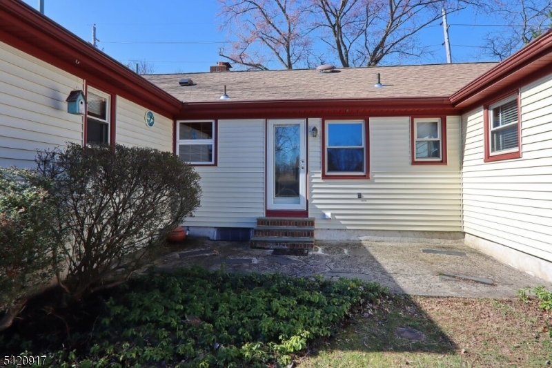 130 Warrenville Road Green Brook, NJ 08812 - Photo 23 of 37