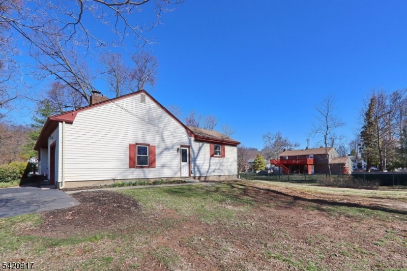 130 Warrenville Road Green Brook, NJ 08812 - Photo 25 of 37