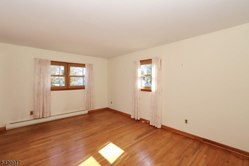 130 Warrenville Road Green Brook, NJ 08812 - Photo 7 of 37