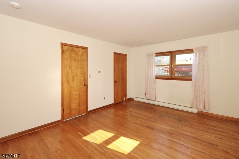 130 Warrenville Road Green Brook, NJ 08812 - Photo 8 of 37