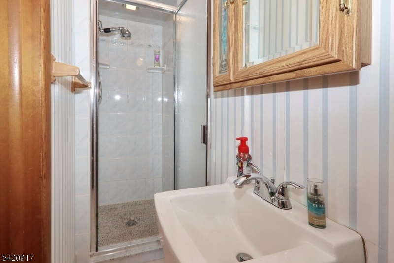 130 Warrenville Road Green Brook, NJ 08812 - Photo 9 of 37