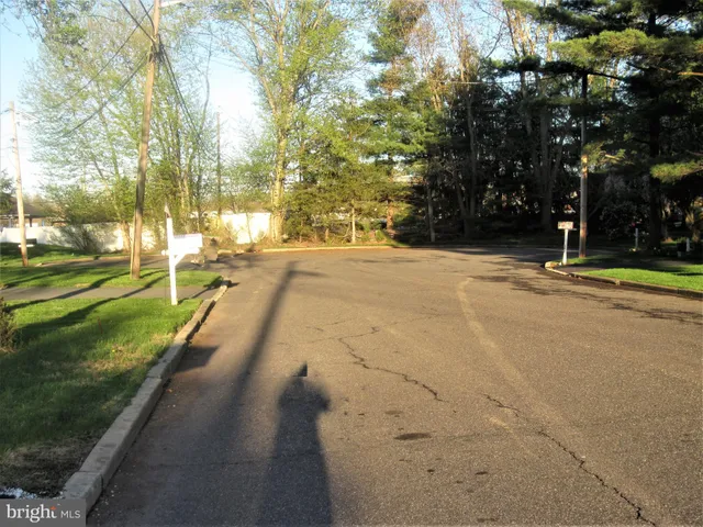 $670,000 | 6 Morningside Drive, Pennington, NJ 08534