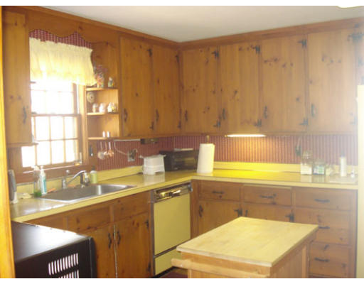 78 Old Coach Road Sudbury, MA 01776 - Photo 4 of 16 Gallery Image 4