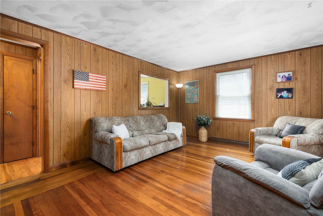 70 New Lexington Road North Kingstown, RI 02852 - Photo 5 of 30 Family room