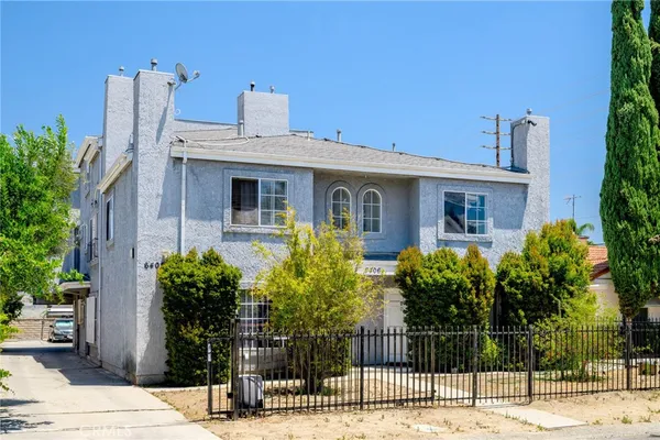 $2,200 | 6406 Denny Avenue, Unit 5, North Hollywood, CA 91606