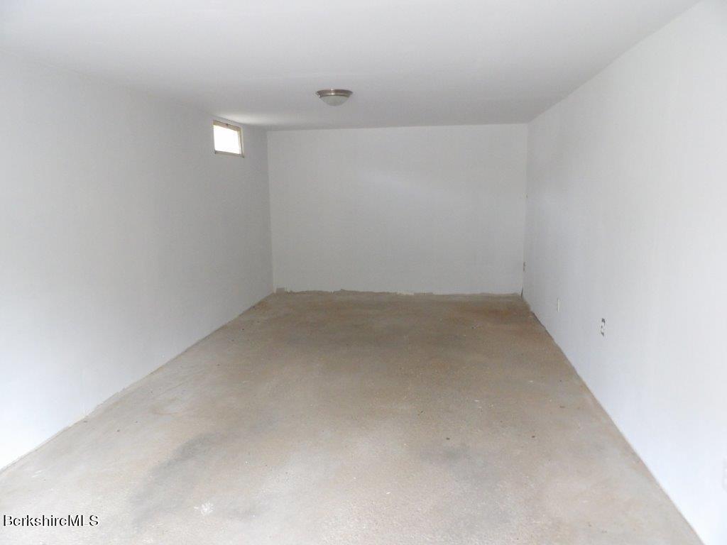 263 Barker Road Pittsfield, MA 01201 - Photo 20 of 24 100_1238