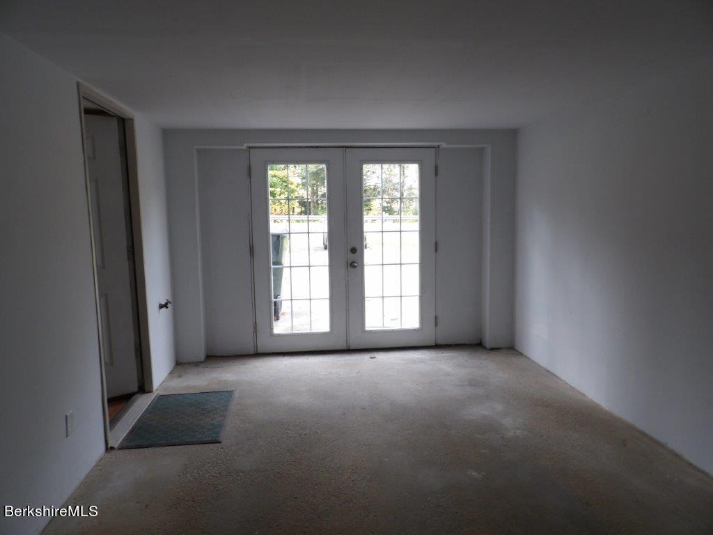 263 Barker Road Pittsfield, MA 01201 - Photo 21 of 24 100_1239