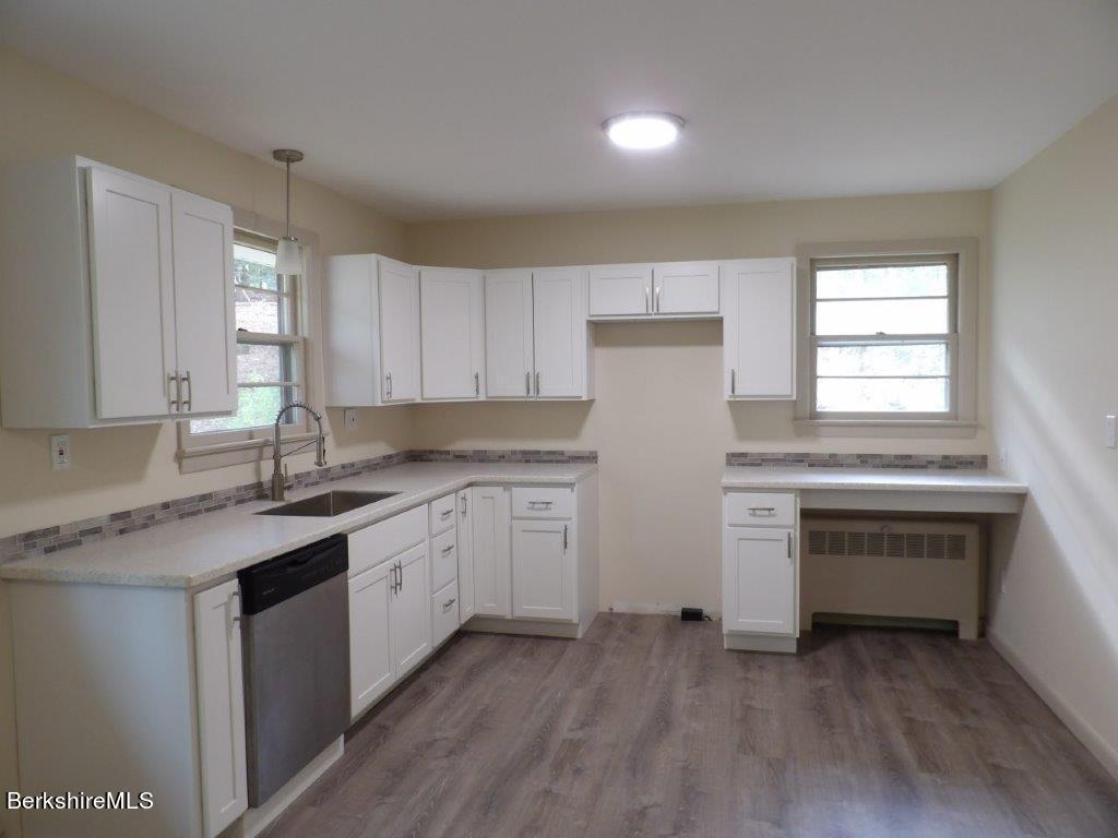 263 Barker Road Pittsfield, MA 01201 - Photo 9 of 24 100_1225