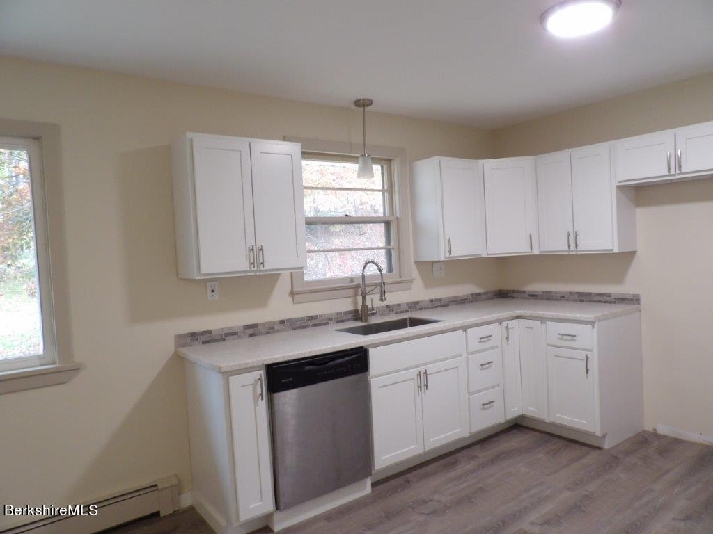 263 Barker Road Pittsfield, MA 01201 - Photo 10 of 24 100_1226
