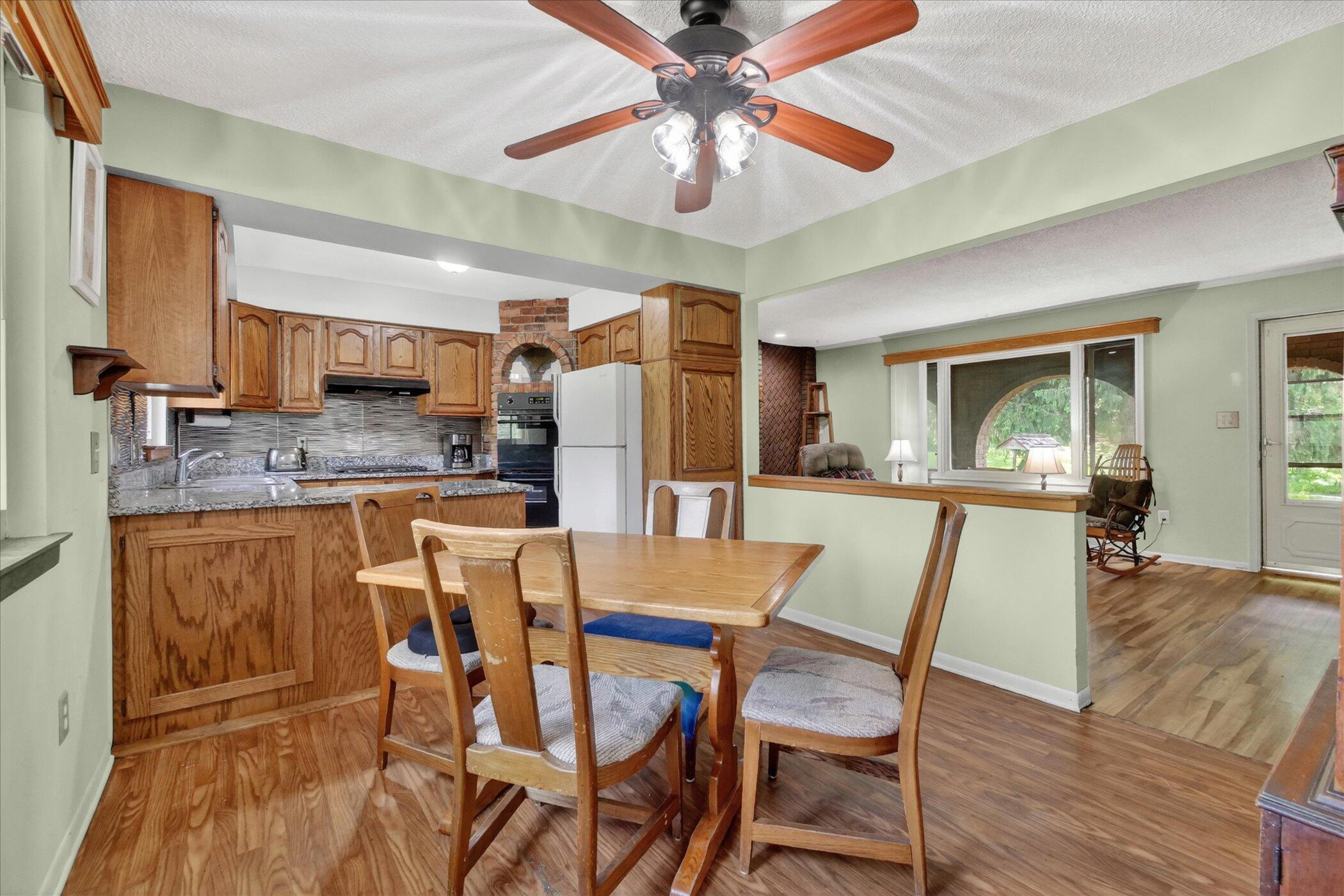2717 Fishbeck Road Howell, MI 48843 - Photo 14 of 71 14-2717-Fishbeck-Rd-Howell-WindowStill
