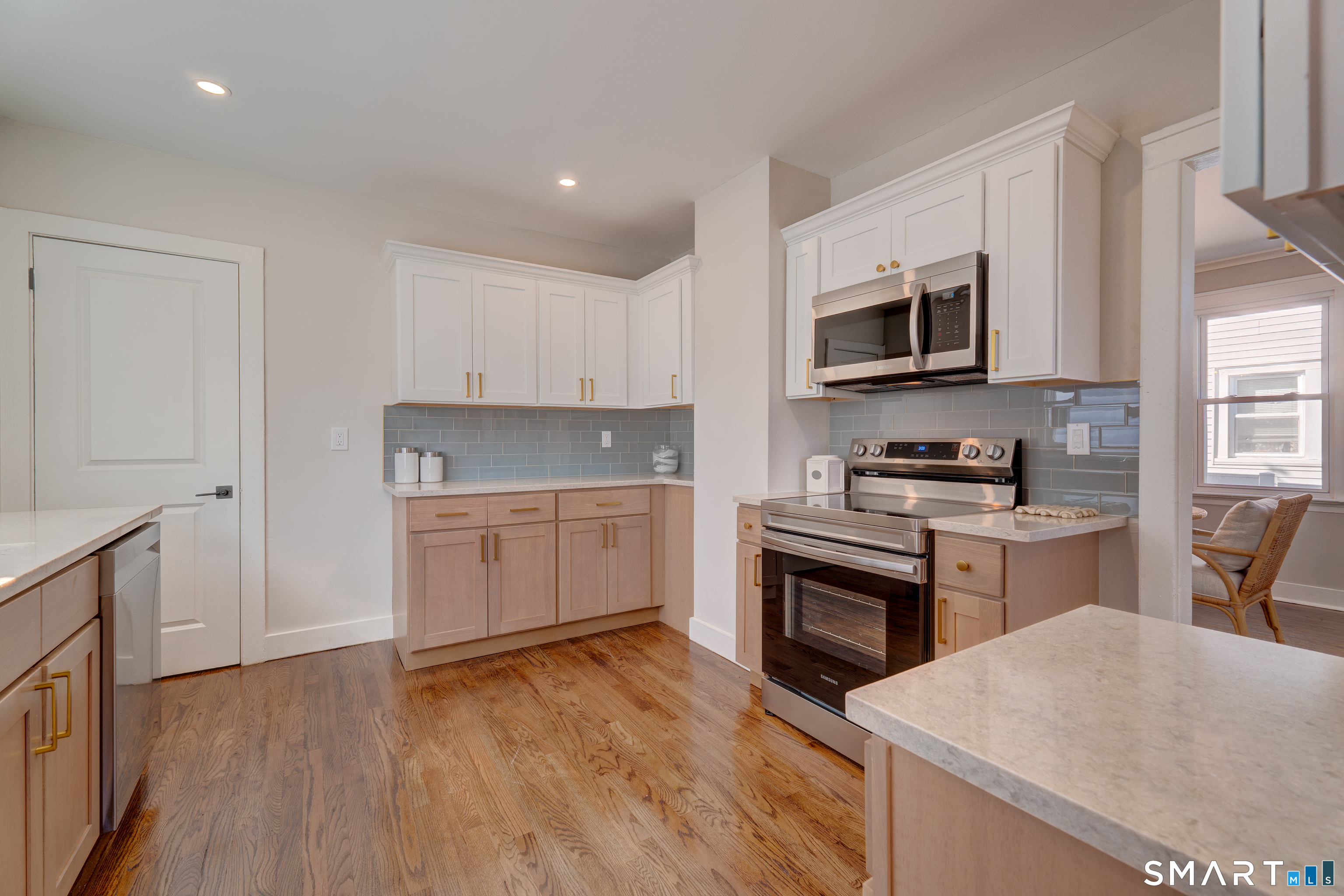 209 Augur Street Hamden, CT 06517 - Photo 6 of 21