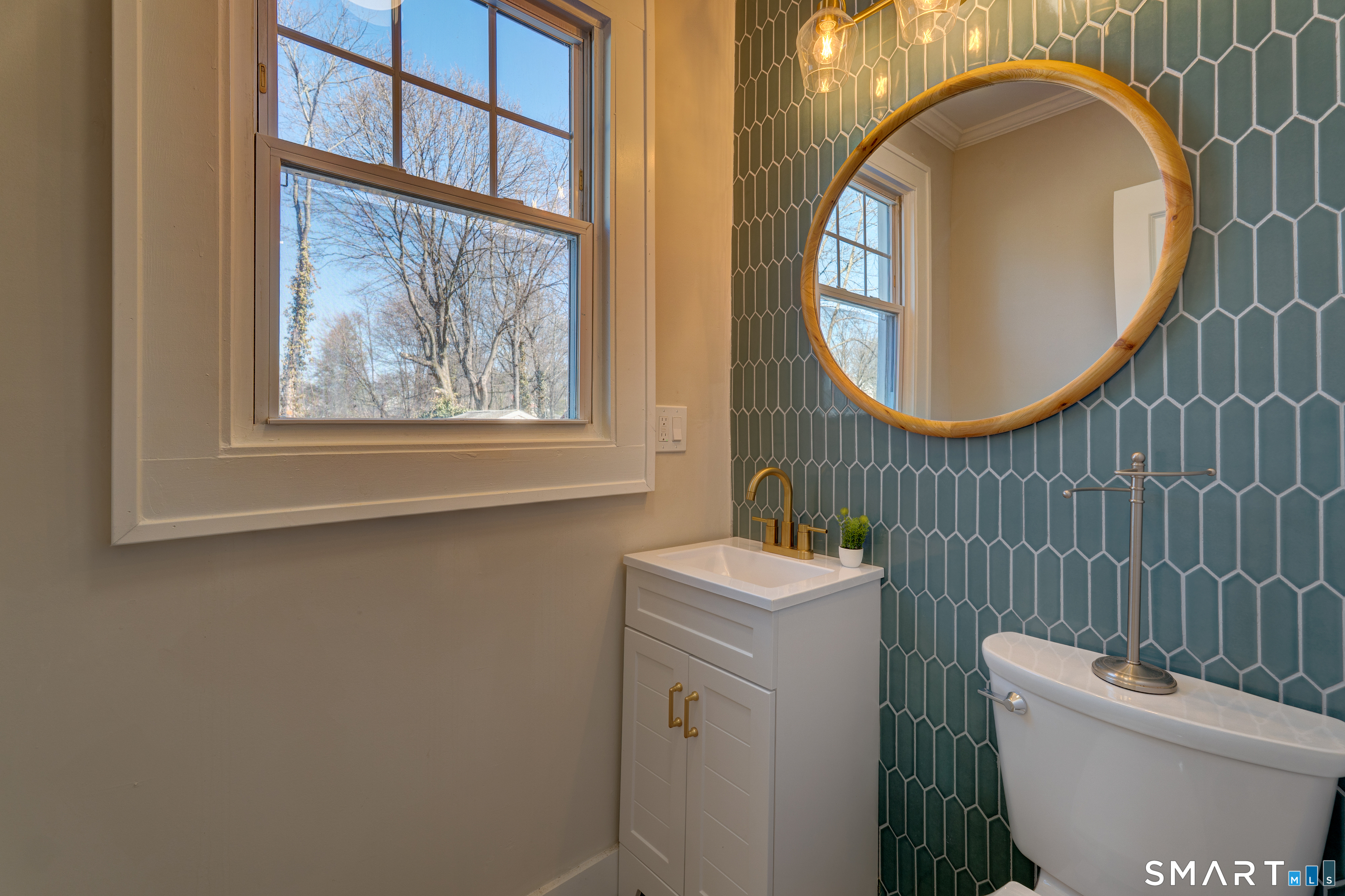 209 Augur Street Hamden, CT 06517 - Photo 7 of 21