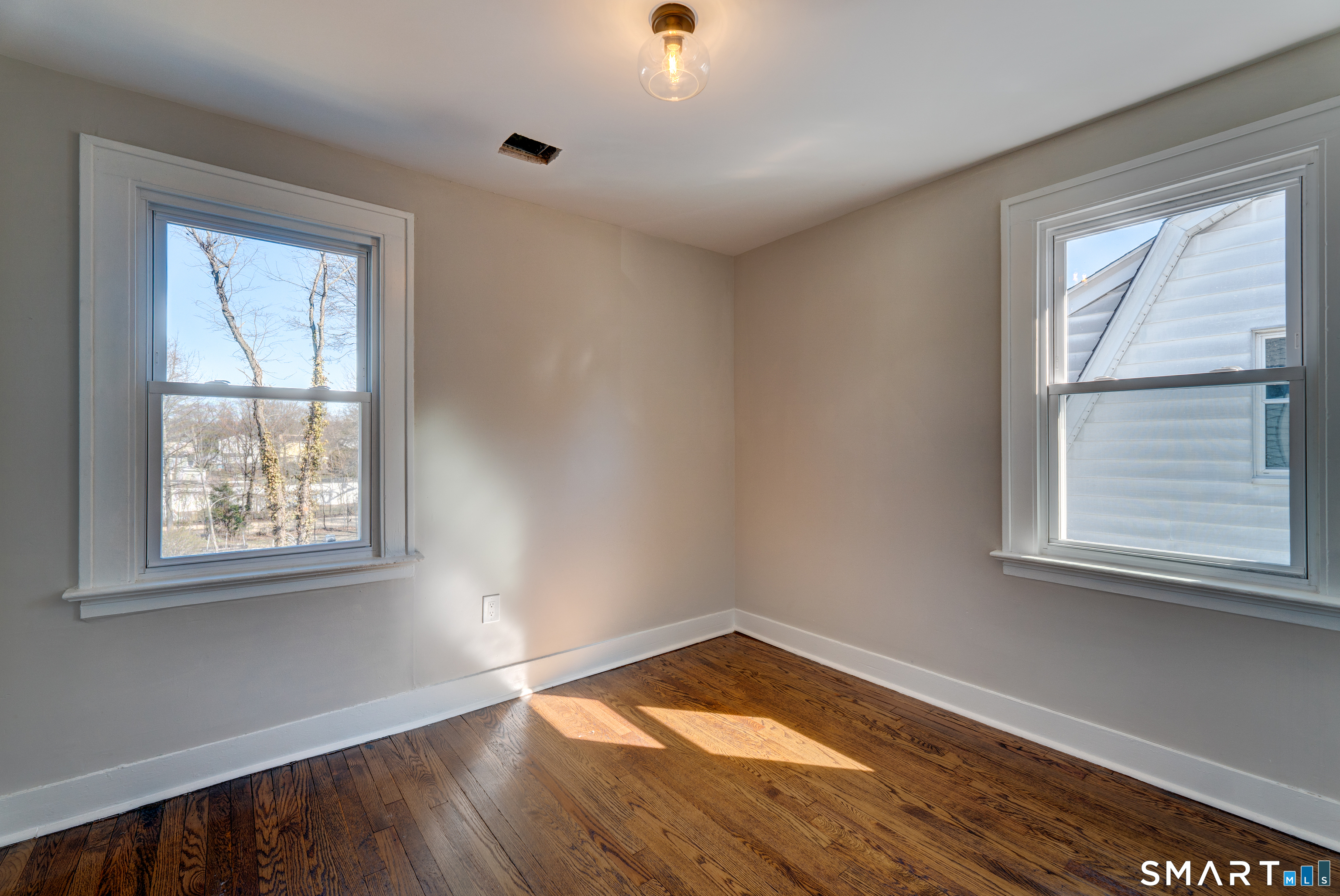 209 Augur Street Hamden, CT 06517 - Photo 8 of 21