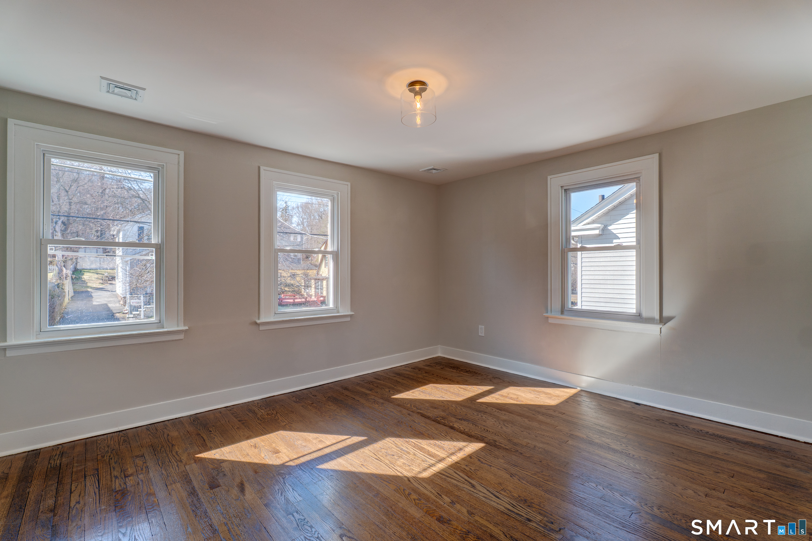 209 Augur Street Hamden, CT 06517 - Photo 10 of 21