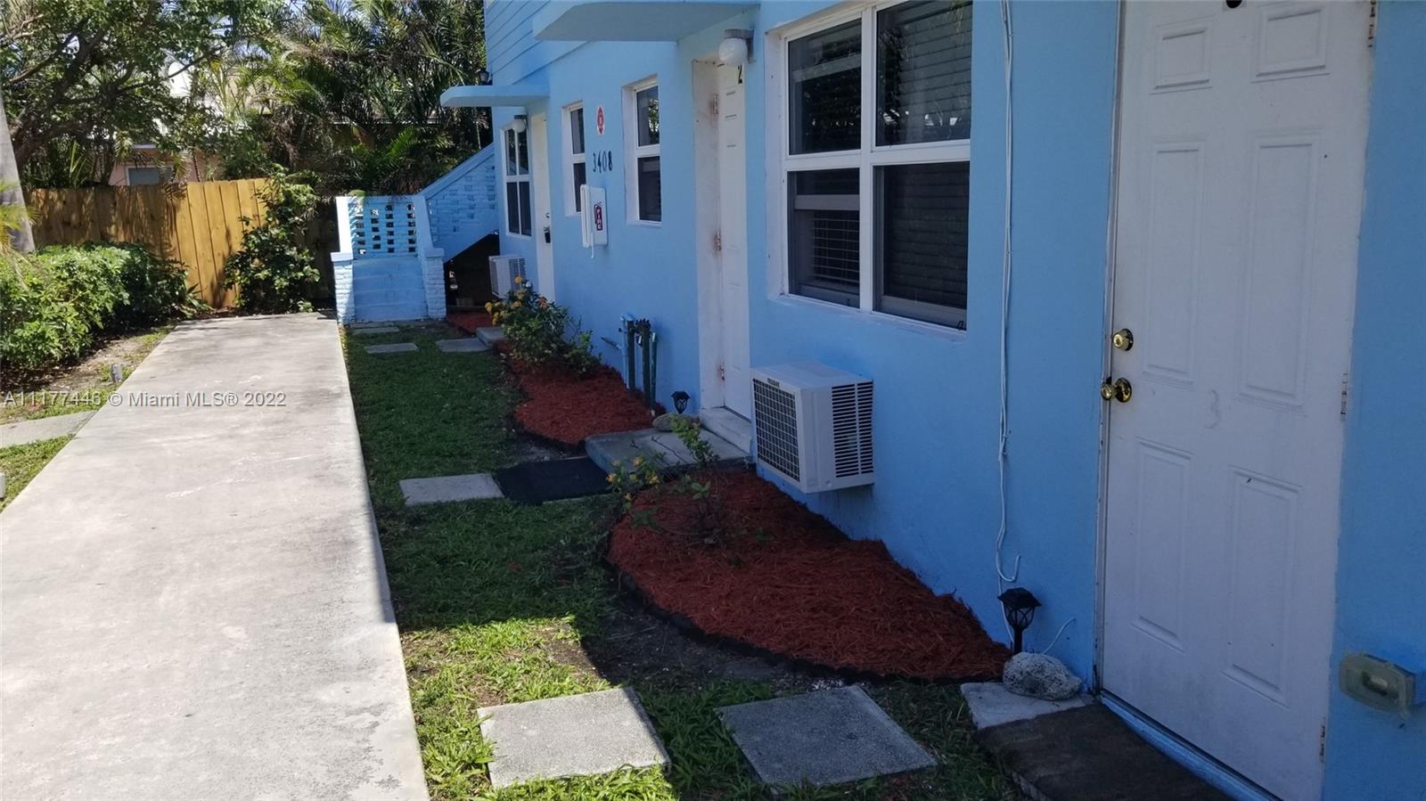 3408 Spring Street Pompano Beach, FL 33062 - Photo 6 of 18 Gallery Image 6