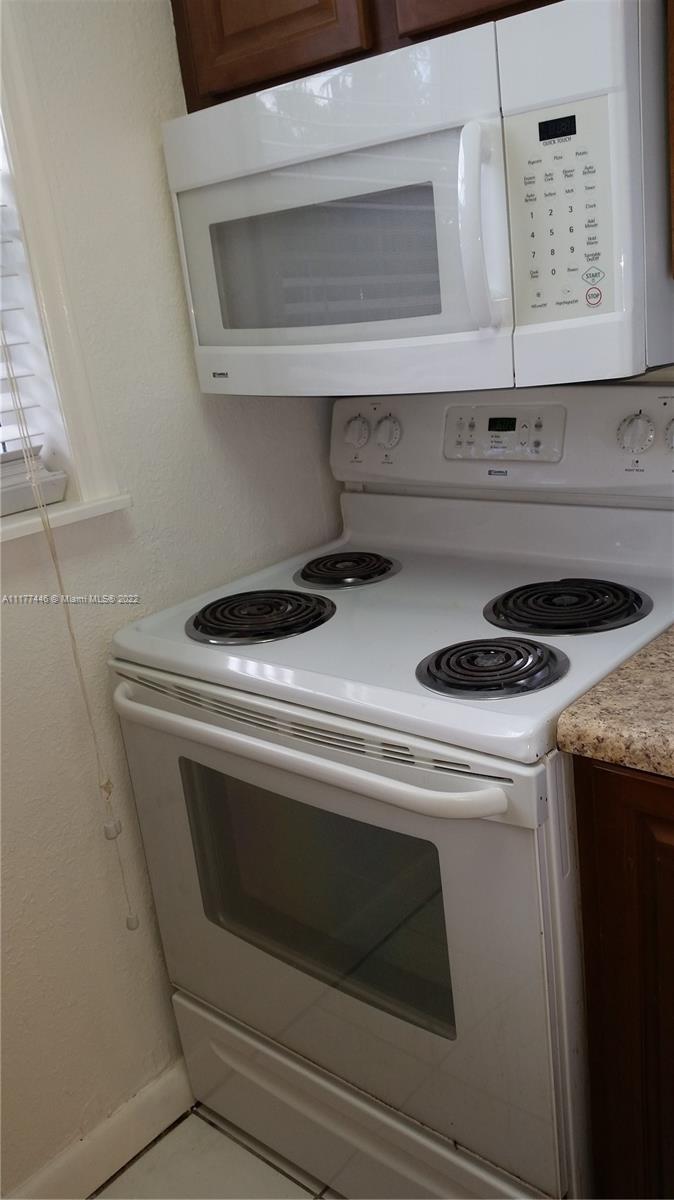 3408 Spring Street Pompano Beach, FL 33062 - Photo 8 of 18 Gallery Image 8