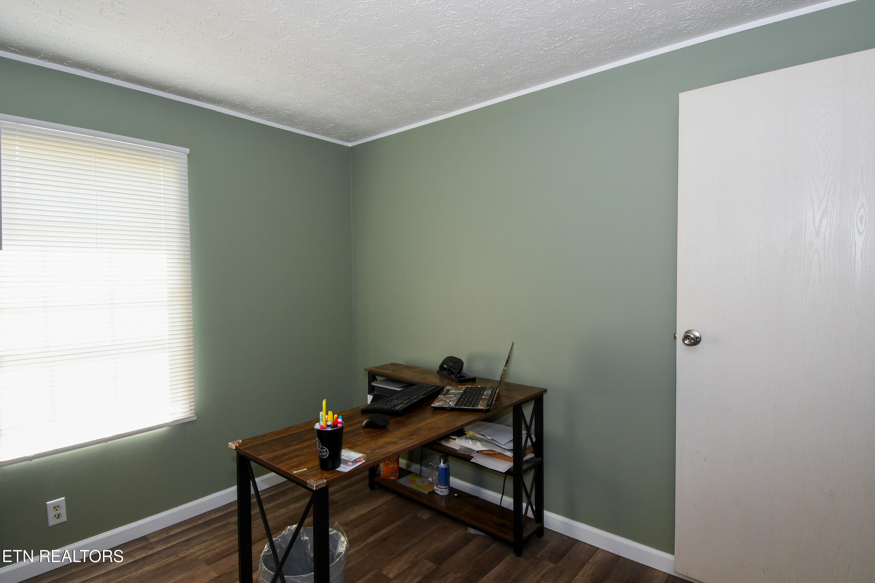 214 Loggers Lane Clinton, TN 37716 - Photo 13 of 14 DSC_6811