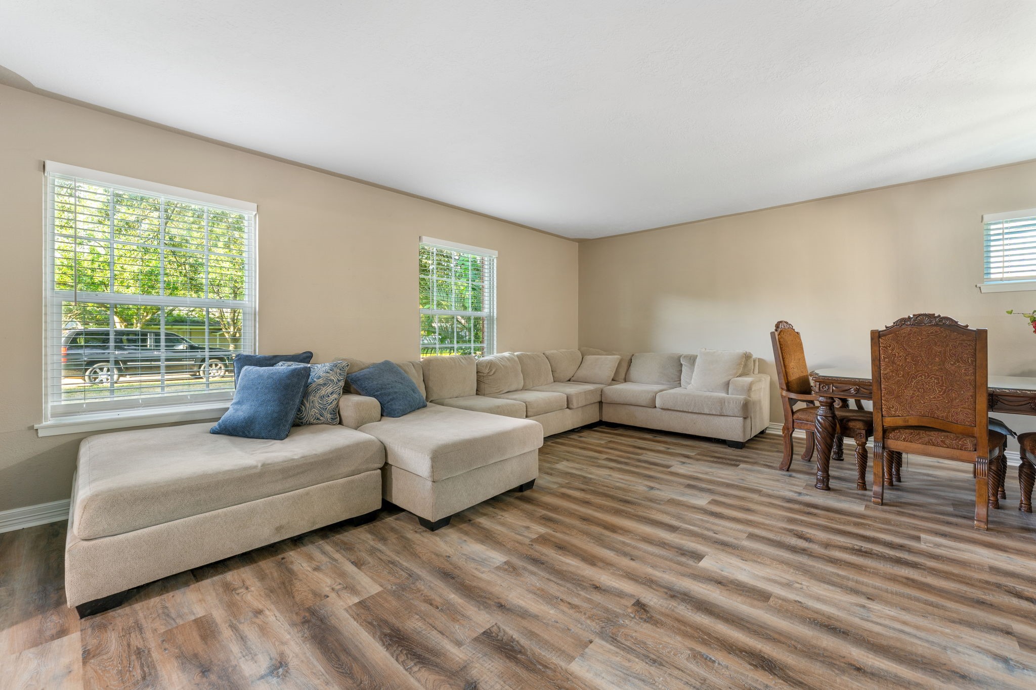 5007 Inverness Drive Baytown, TX 77521 - Photo 8 of 28