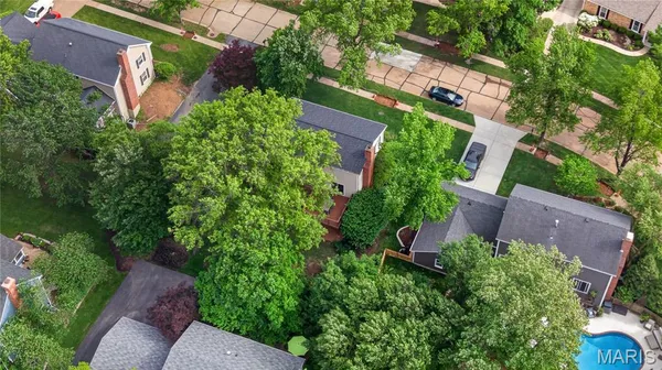 $675,000 | 12847 Haw Thicket Lane, Des Peres, MO 63131