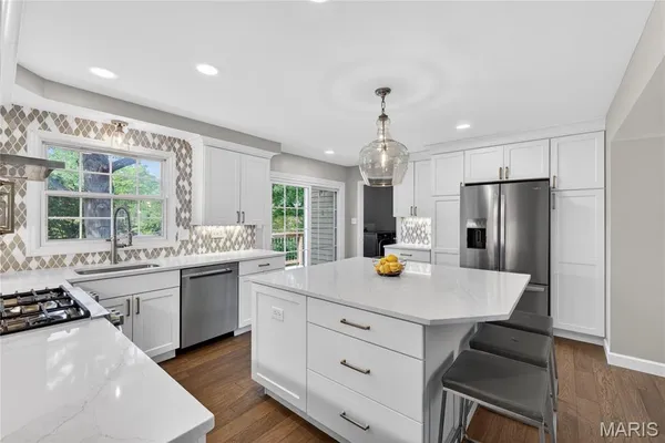 $675,000 | 12847 Haw Thicket Lane, Des Peres, MO 63131