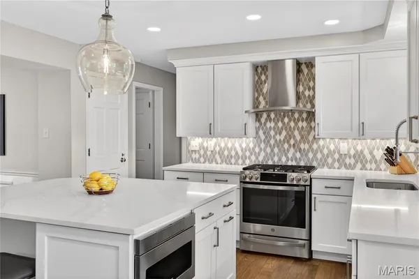 $675,000 | 12847 Haw Thicket Lane, Des Peres, MO 63131