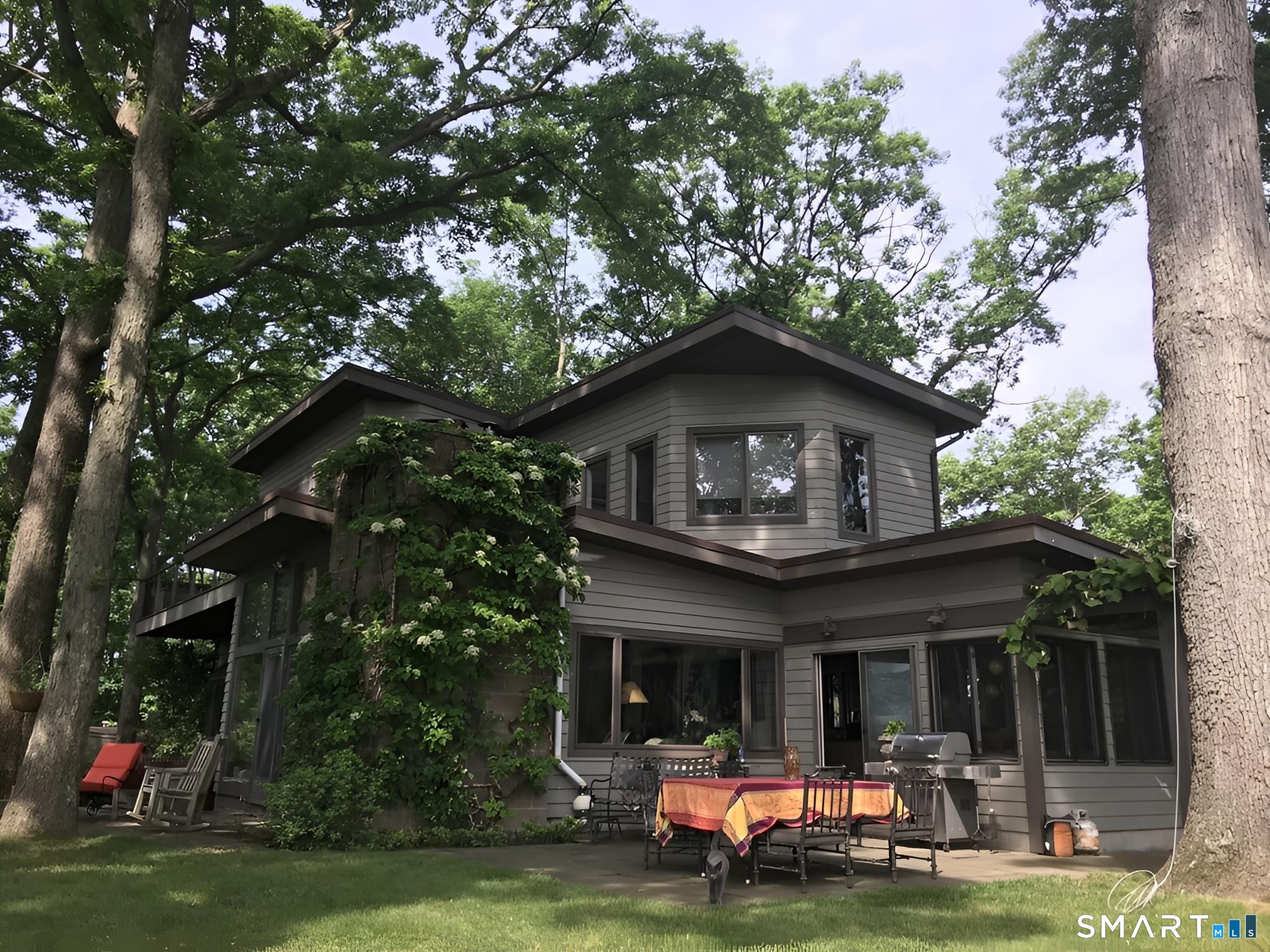 31 Splitrock Road Norwalk, CT 06854 - Photo 3 of 38