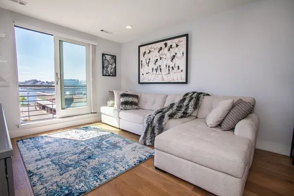 $3,500 | 250 Meridian Street, Unit 305, Boston, MA 02128