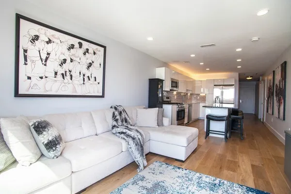 $3,500 | 250 Meridian Street, Unit 305, Boston, MA 02128