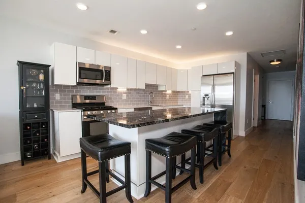 $3,500 | 250 Meridian Street, Unit 305, Boston, MA 02128