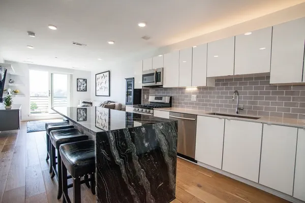 $3,500 | 250 Meridian Street, Unit 305, Boston, MA 02128