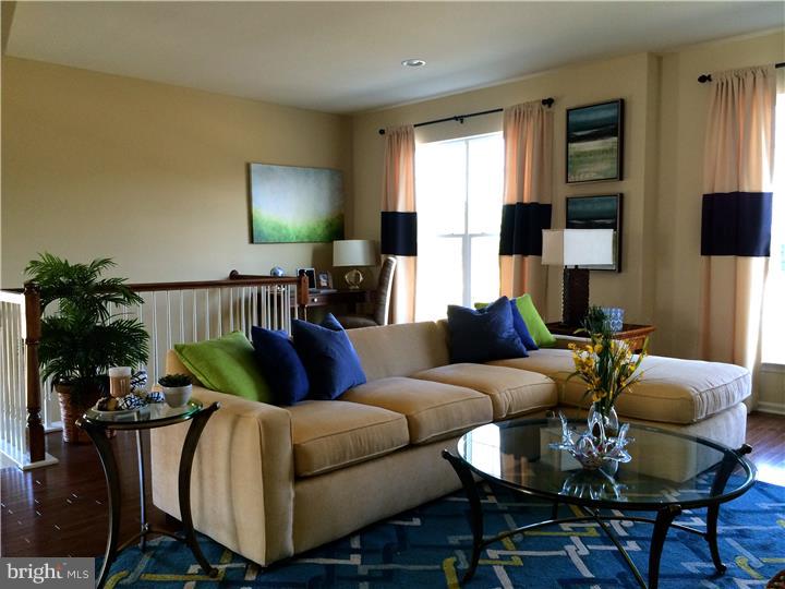 618 Courtly Road Townsend, DE 19734 - Photo 2 of 22 Family Room