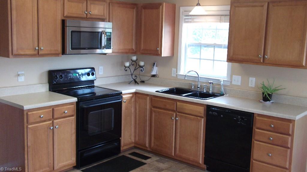 6048 Old Plank Road High Point, NC 27265 - Photo 3 of 22 Gallery Image 3