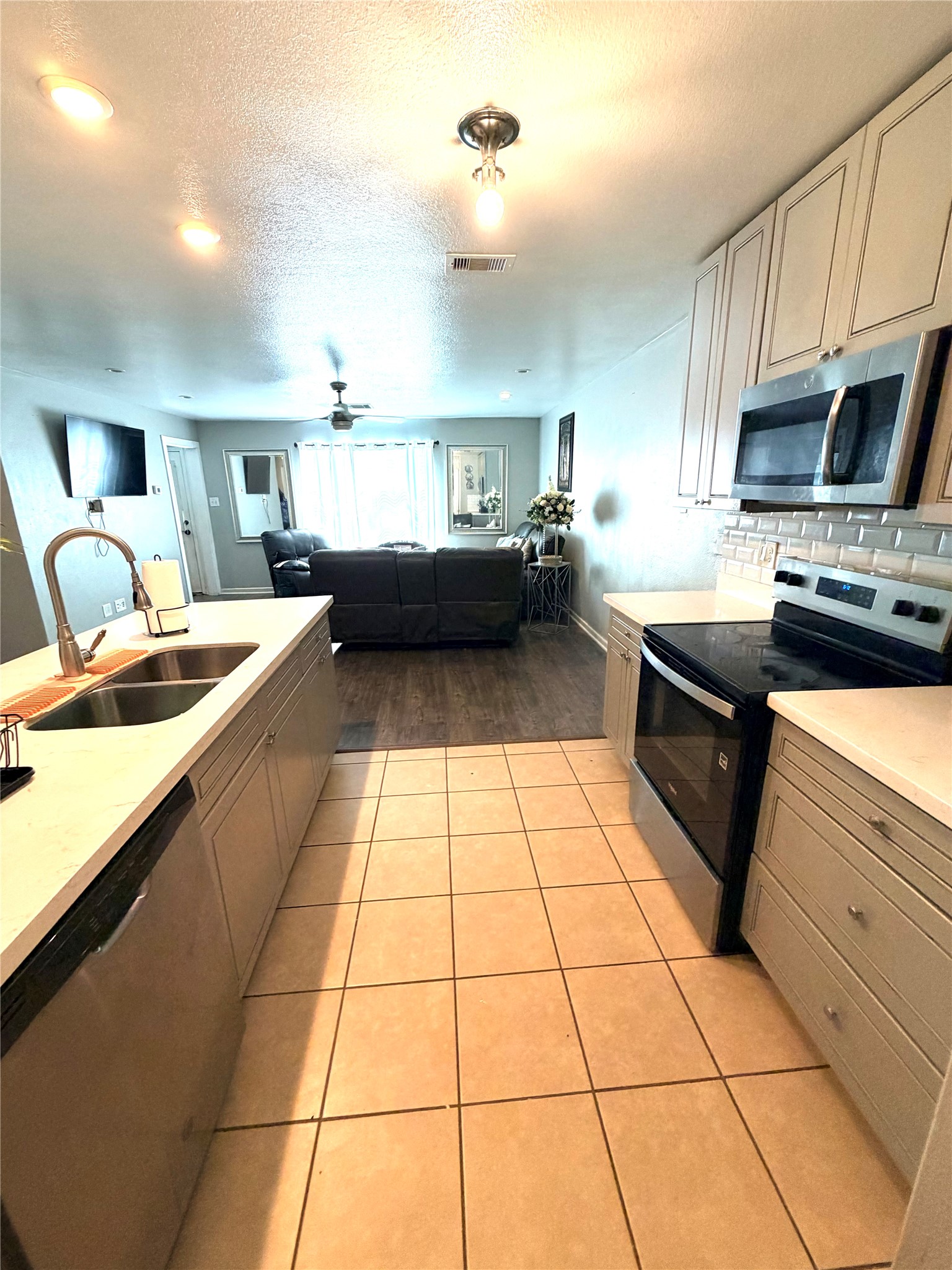 6506 Pine Tree Glenn Houston, TX 77049 - Photo 5 of 21