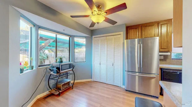 $725,000 | 933 Bond Place, Windsor, CA 95492