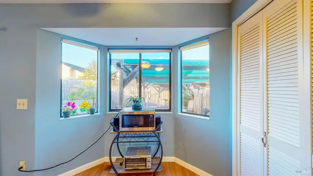 $725,000 | 933 Bond Place, Windsor, CA 95492