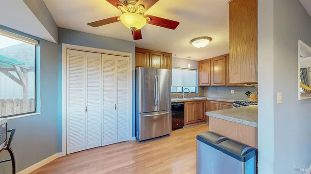 $725,000 | 933 Bond Place, Windsor, CA 95492