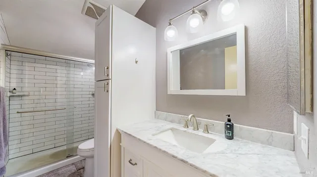 $725,000 | 933 Bond Place, Windsor, CA 95492