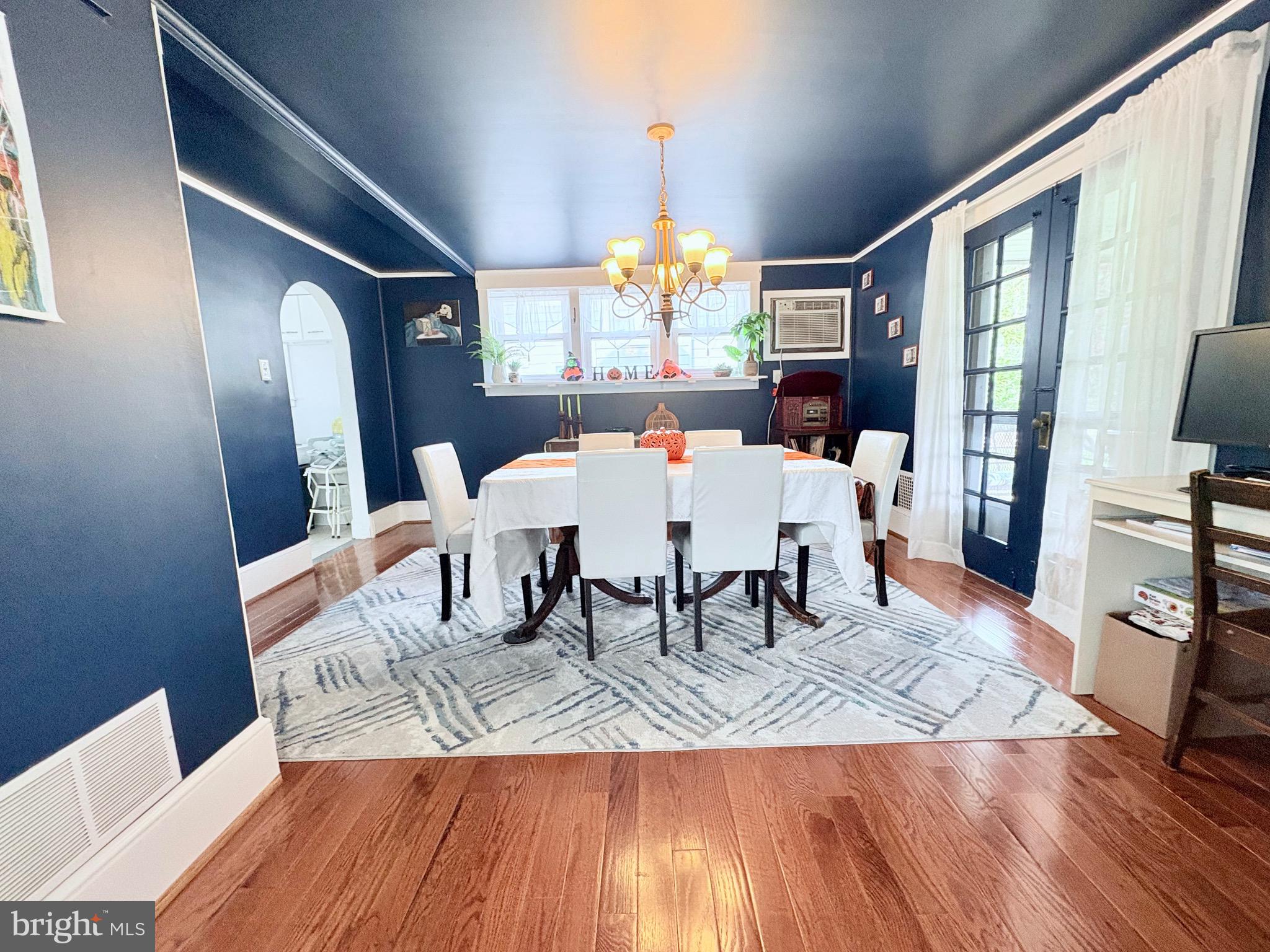 123 West Browning Road Collingswood, NJ 08108 - Photo 15 of 48 Dining room