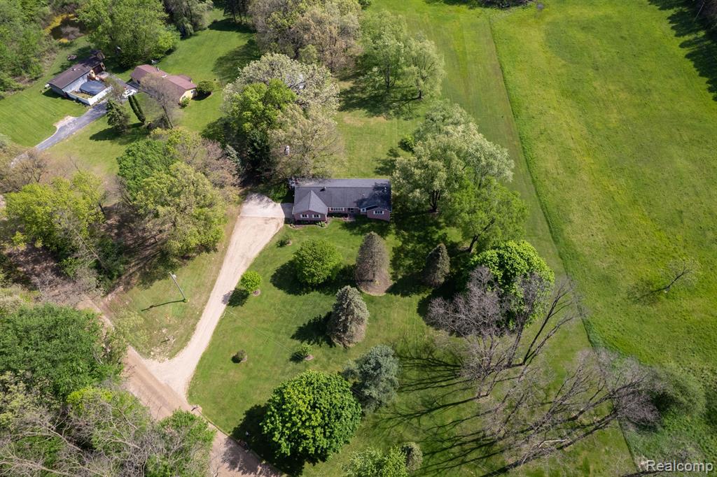 20541 Barton Road Pinckney, MI 48169 - Photo 32 of 47