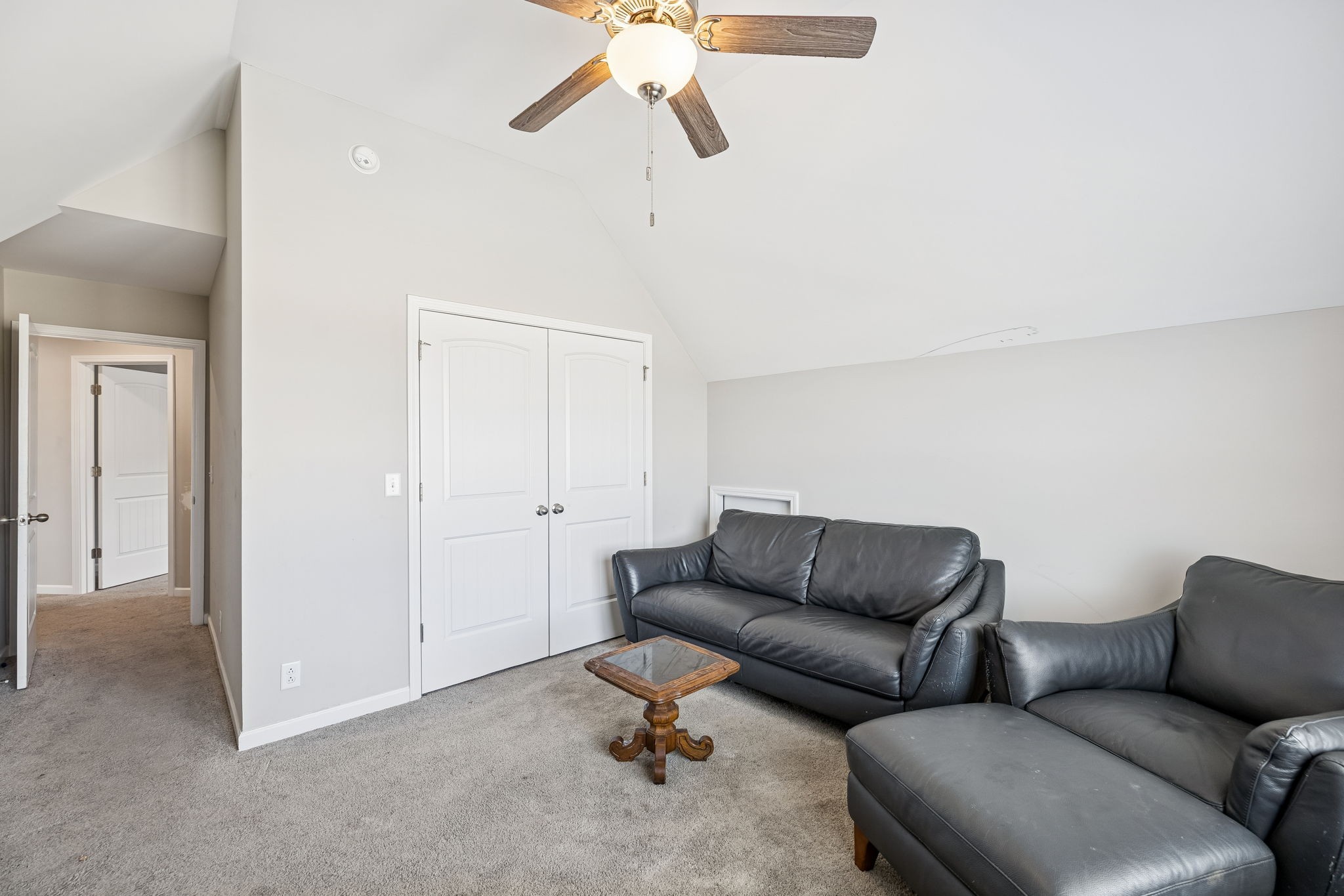 501 Ruby Cate Way Murfreesboro, TN 37128 - Photo 18 of 27 a living room with furniture