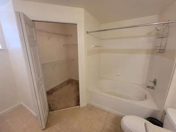 $1,750 | 2801 Chancellorsville Drive, Unit 231, Tallahassee, FL 32312